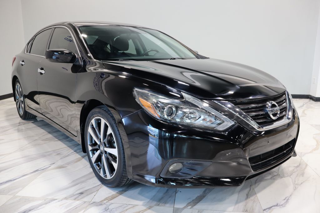 Photo 2 of this NISSAN ALTIMA