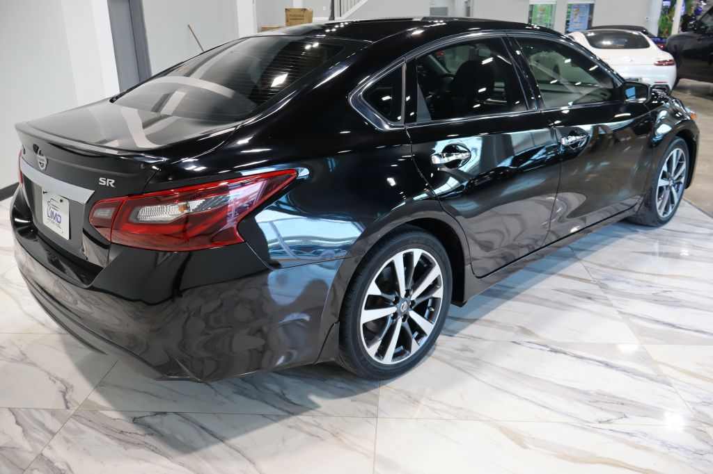 Photo 4 of this NISSAN ALTIMA
