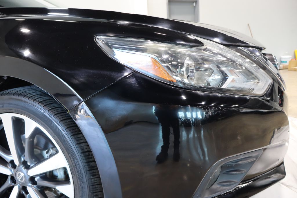 Photo 8 of this NISSAN ALTIMA