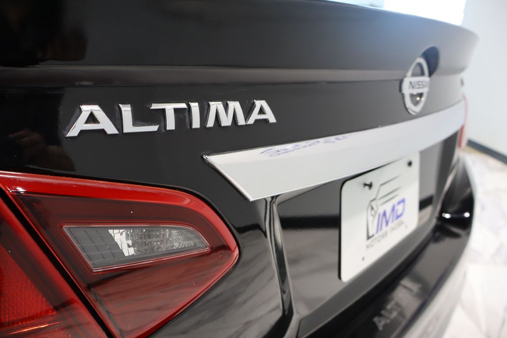 Photo 13 of this NISSAN ALTIMA