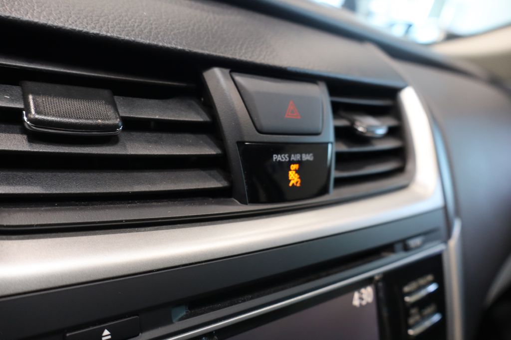 Photo 28 of this NISSAN ALTIMA
