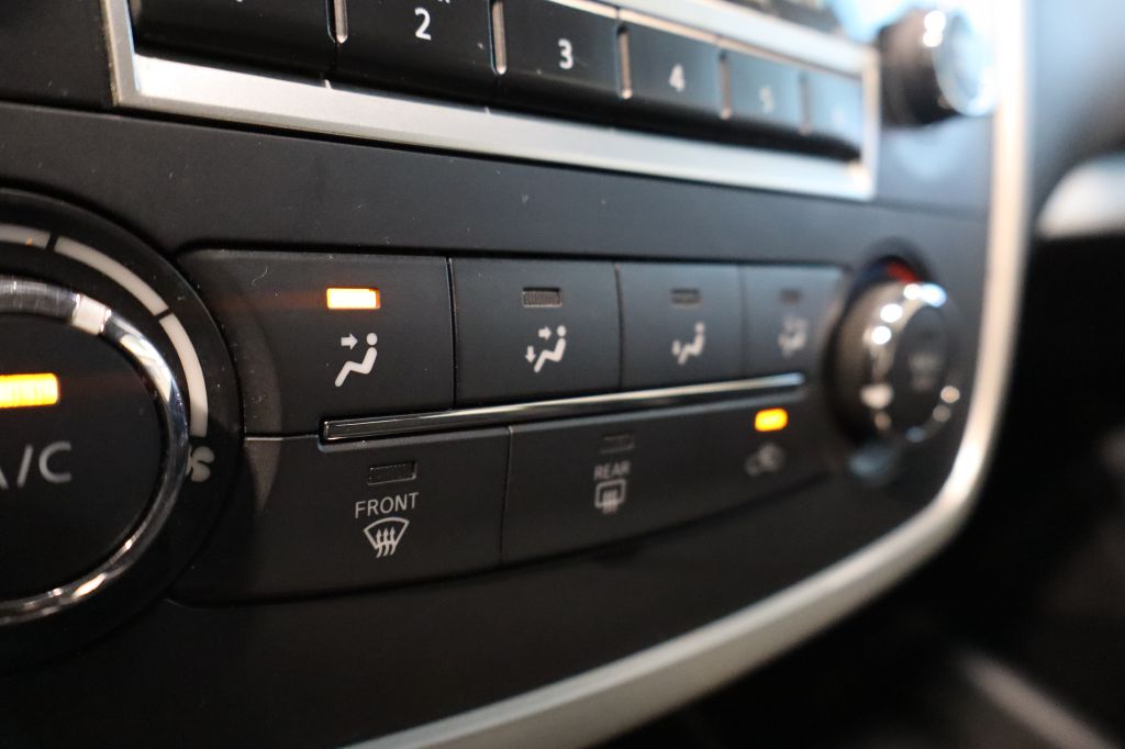 Photo 29 of this NISSAN ALTIMA