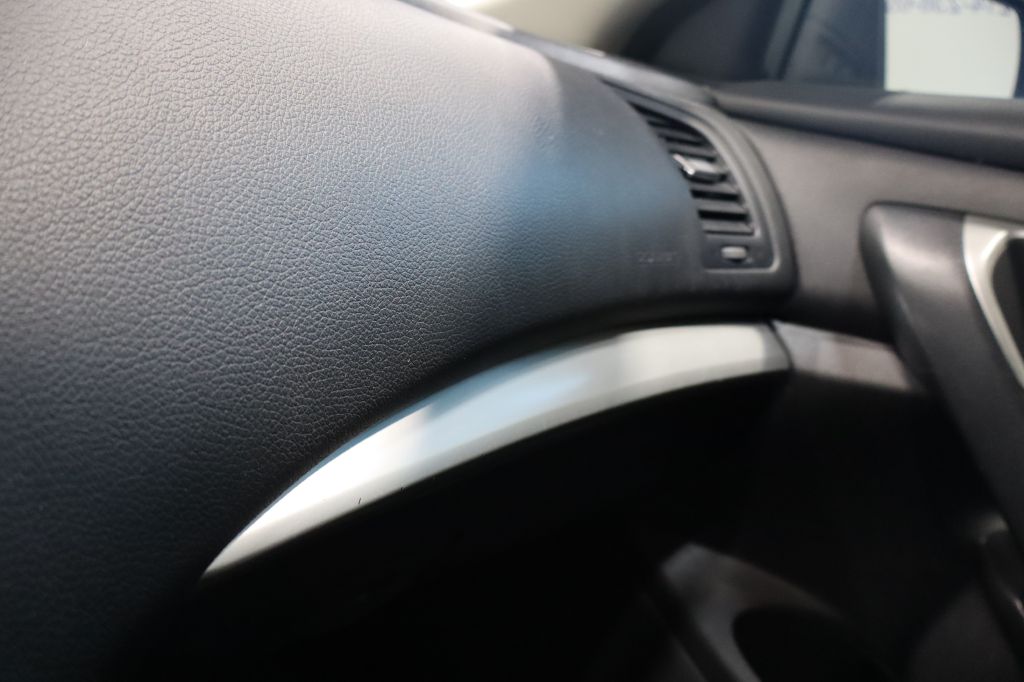 Photo 32 of this NISSAN ALTIMA