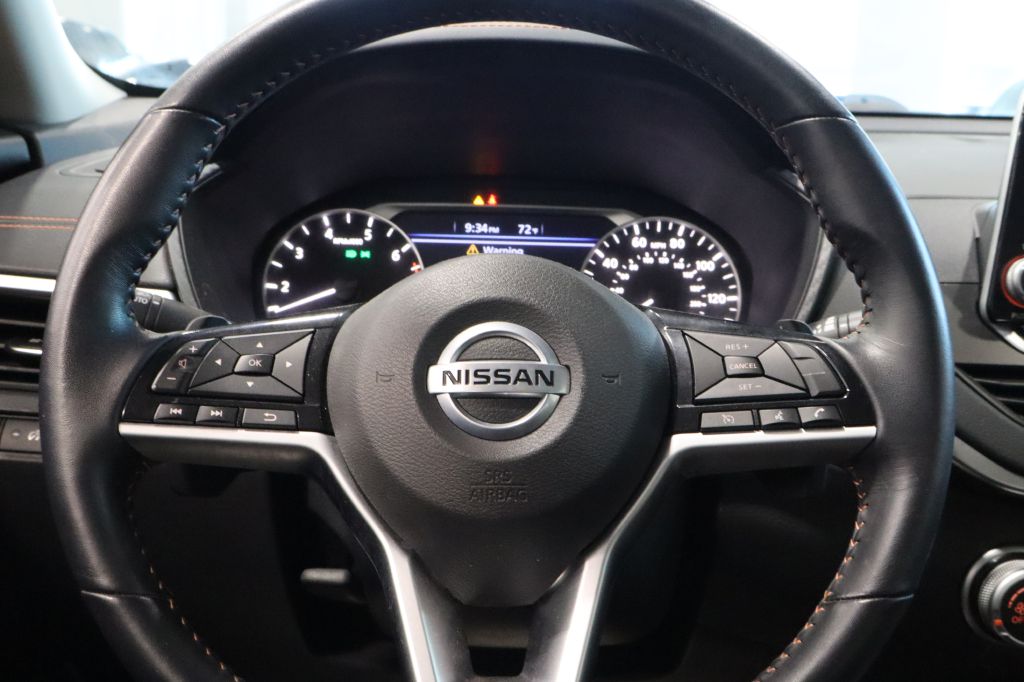 Photo 13 of this NISSAN ALTIMA