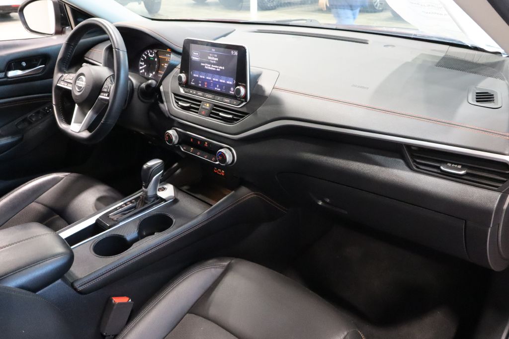 Photo 22 of this NISSAN ALTIMA