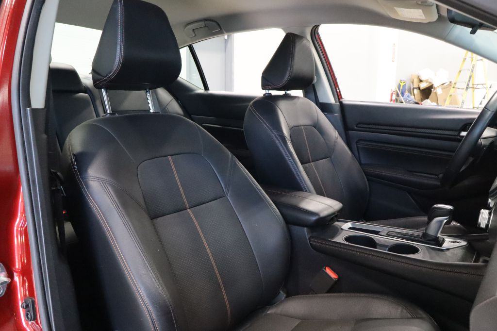 Photo 24 of this NISSAN ALTIMA