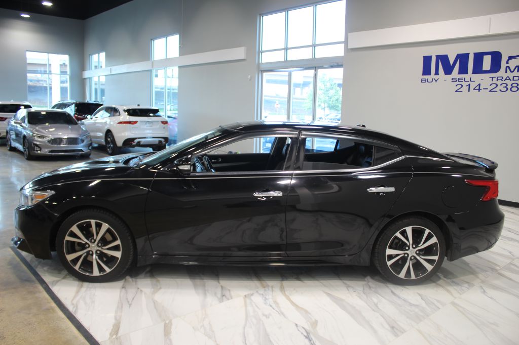 Photo 8 of this NISSAN MAXIMA