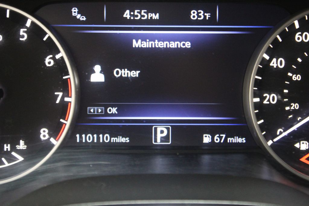 Photo 12 of this NISSAN MAXIMA