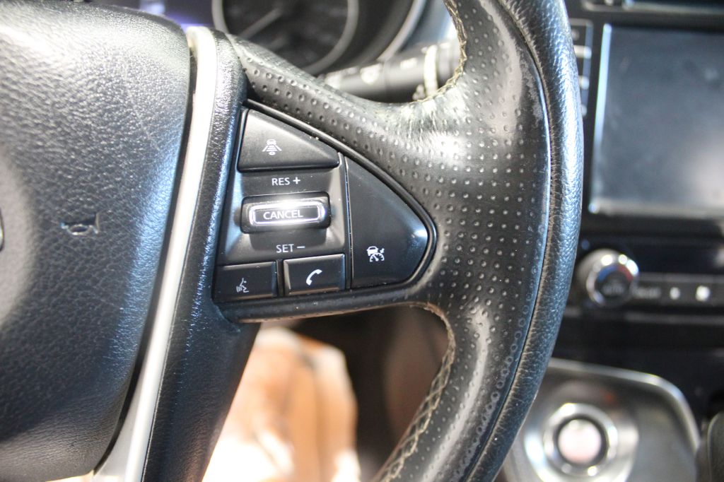 Photo 16 of this NISSAN MAXIMA