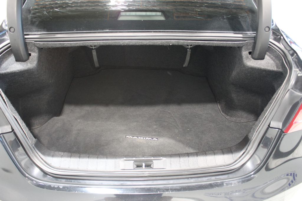 Photo 30 of this NISSAN MAXIMA