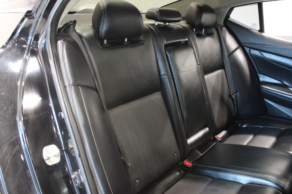 Photo 31 of this NISSAN MAXIMA
