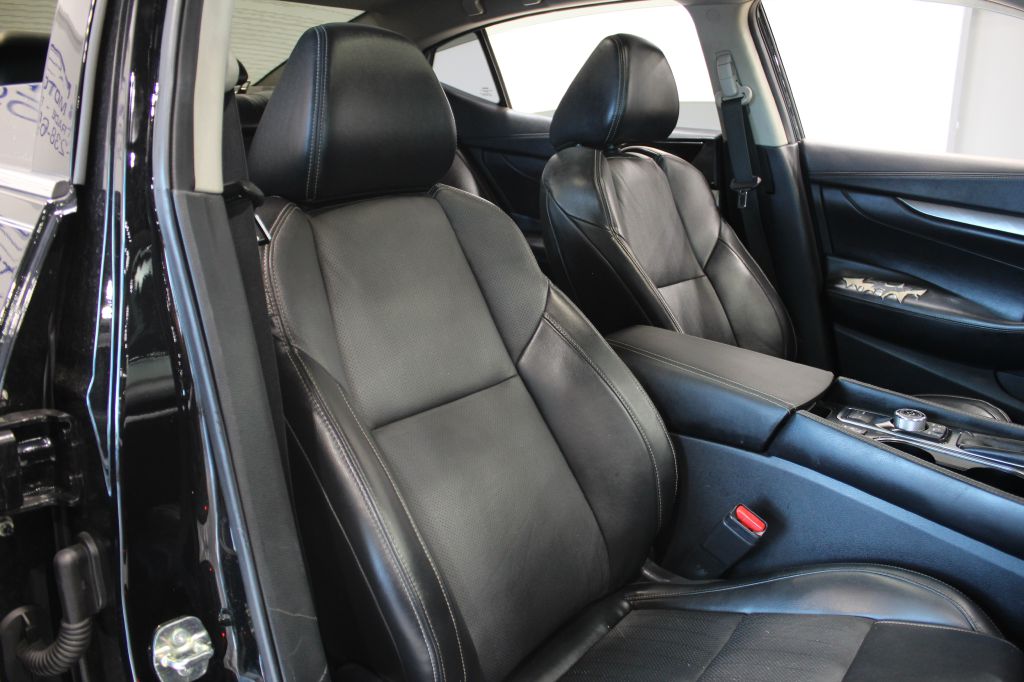Photo 33 of this NISSAN MAXIMA