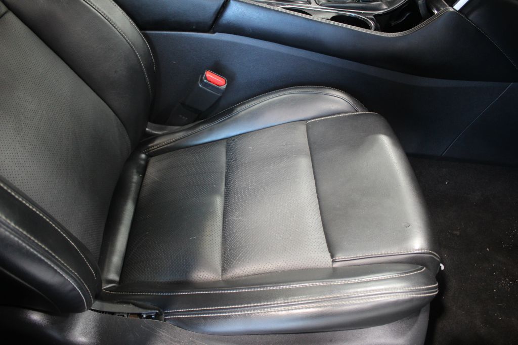 Photo 34 of this NISSAN MAXIMA
