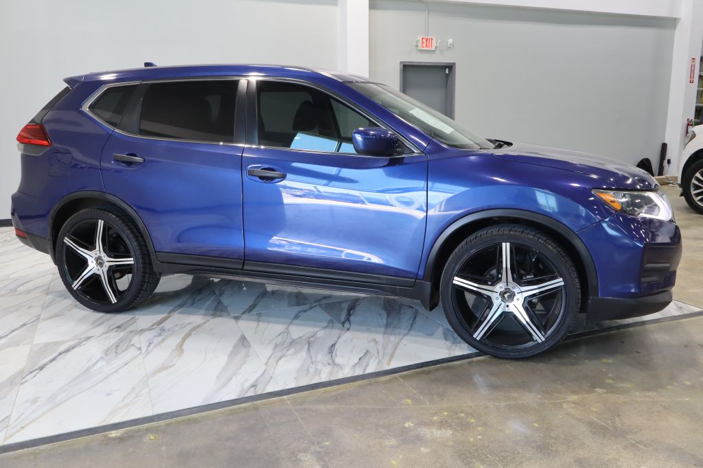 Photo 7 of this NISSAN ROGUE