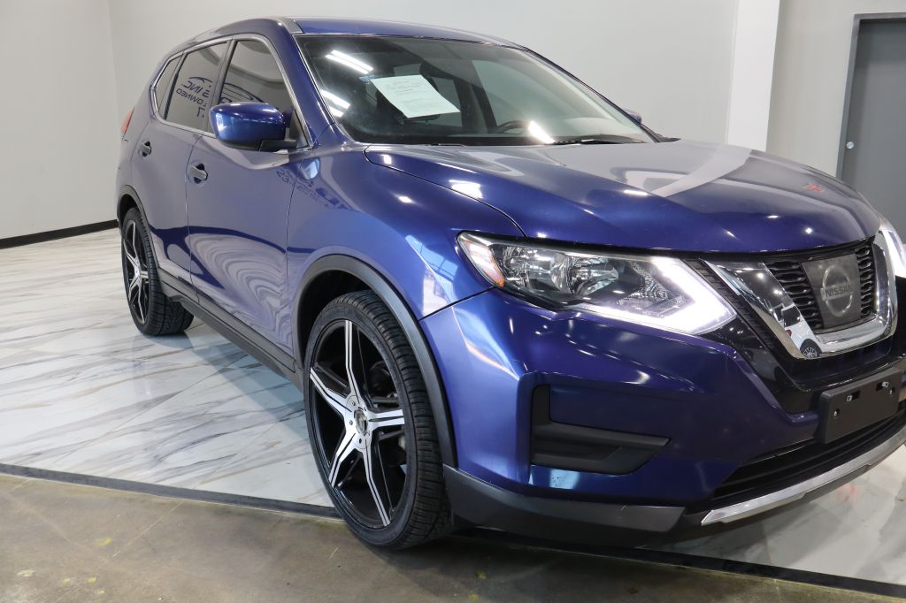 Photo 8 of this NISSAN ROGUE