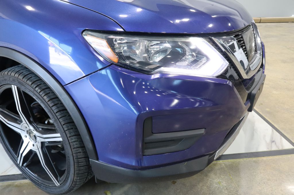 Photo 10 of this NISSAN ROGUE