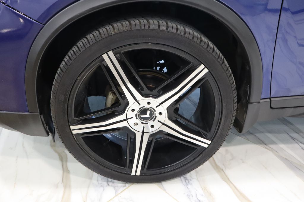 Photo 12 of this NISSAN ROGUE