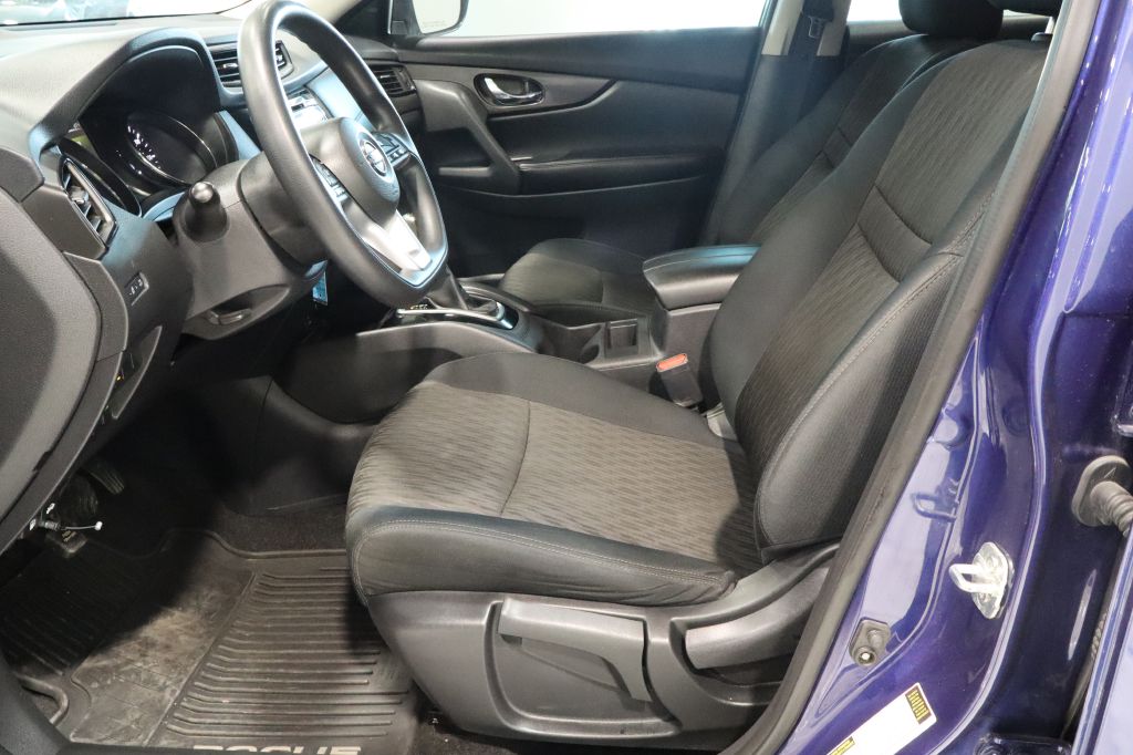 Photo 16 of this NISSAN ROGUE