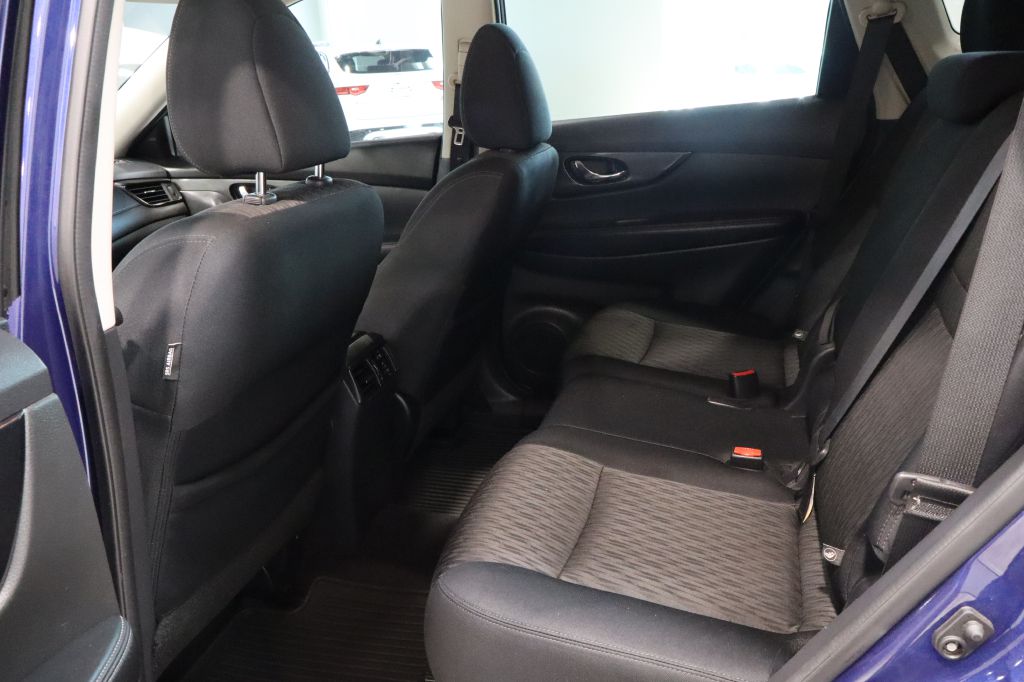 Photo 19 of this NISSAN ROGUE