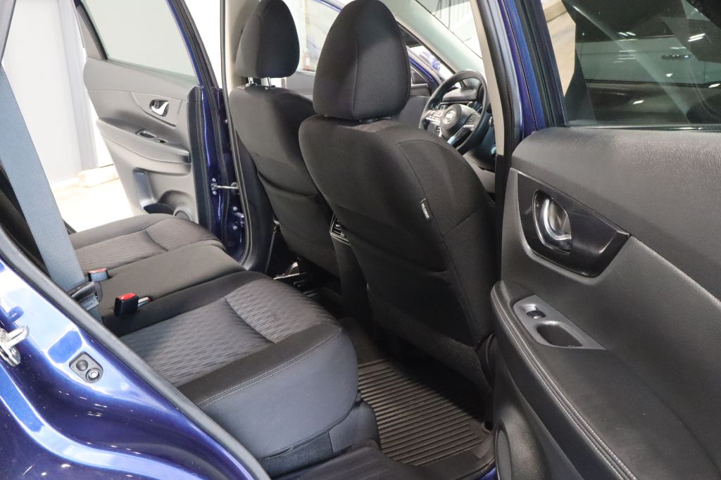 Photo 21 of this NISSAN ROGUE