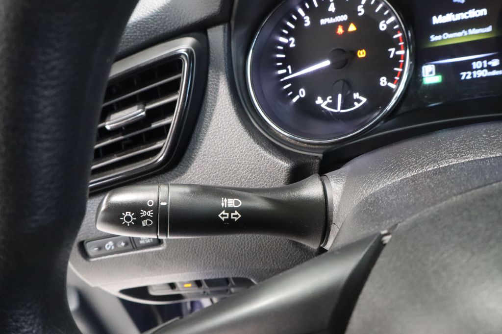 Photo 23 of this NISSAN ROGUE