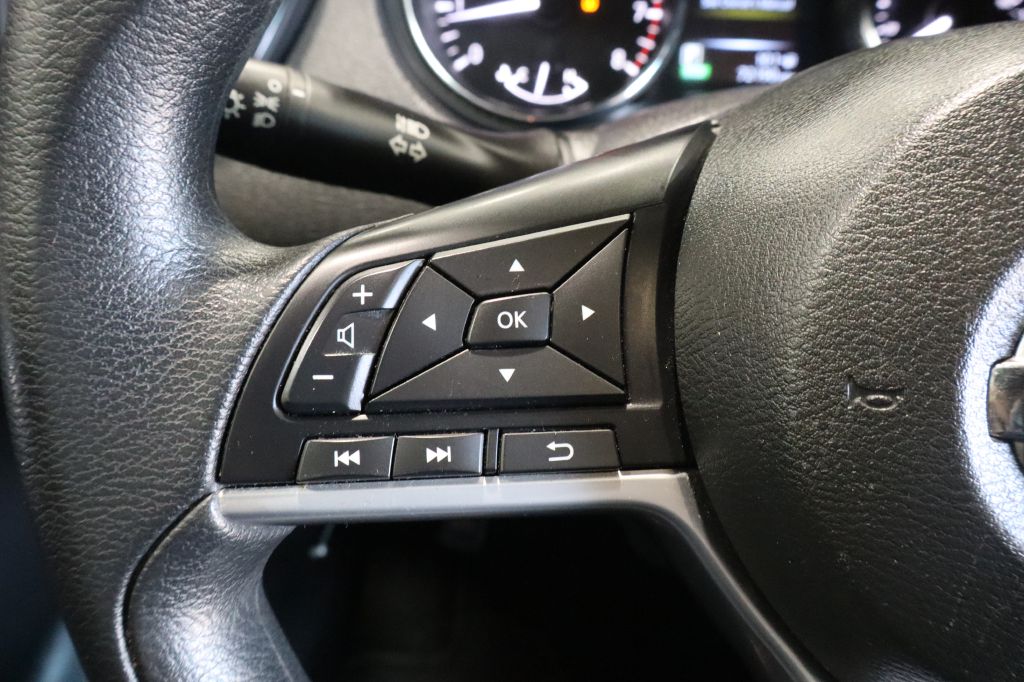 Photo 26 of this NISSAN ROGUE