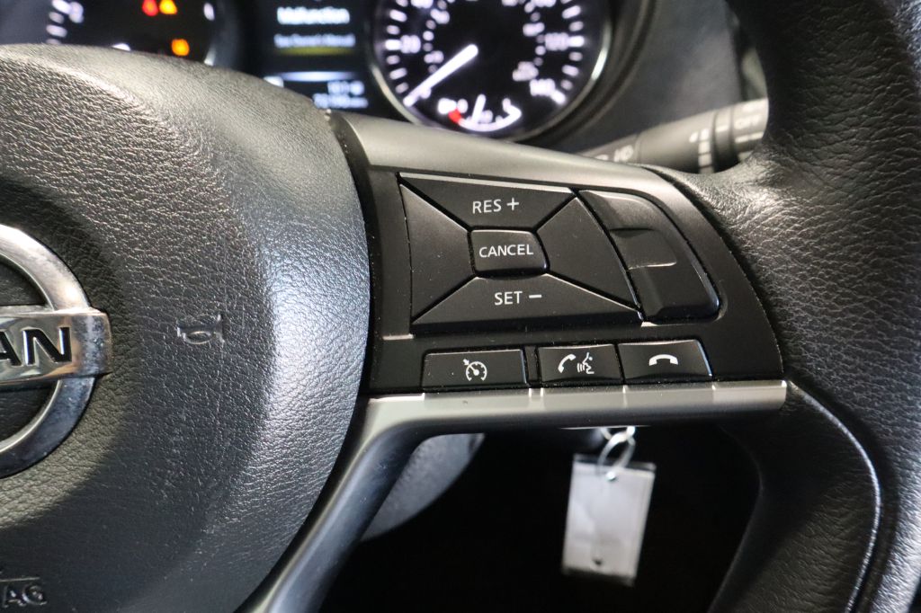 Photo 27 of this NISSAN ROGUE