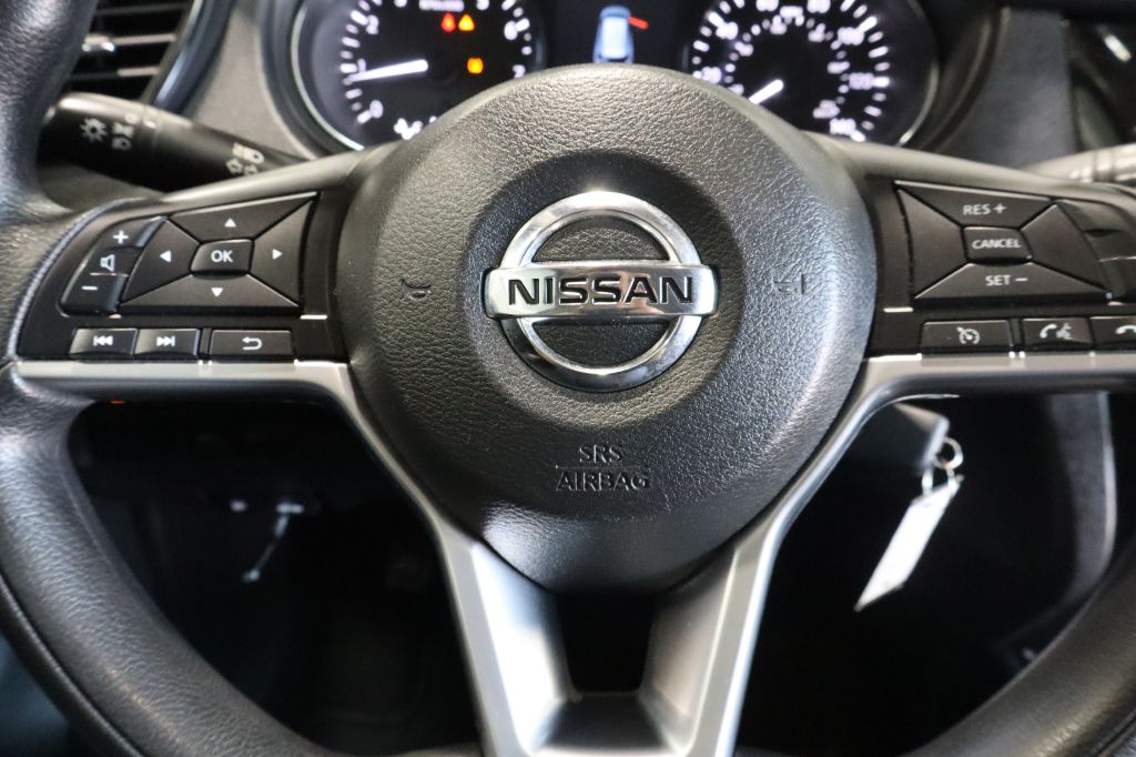 Photo 28 of this NISSAN ROGUE