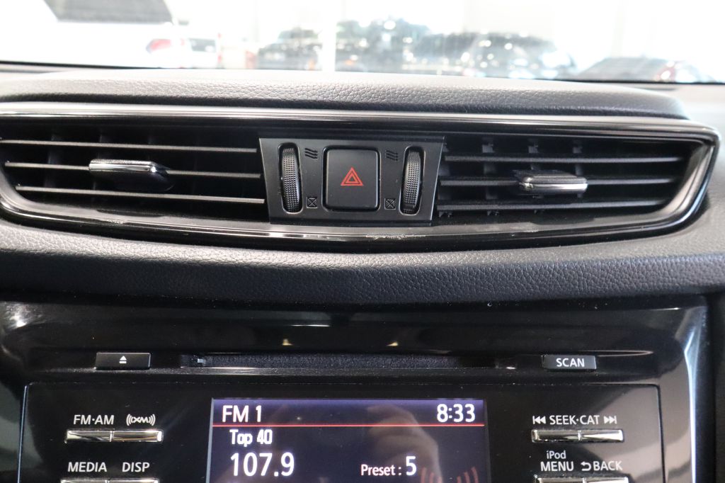 Photo 30 of this NISSAN ROGUE