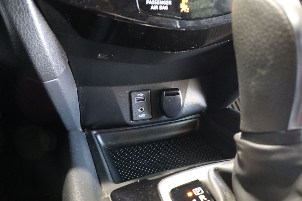 Photo 32 of this NISSAN ROGUE