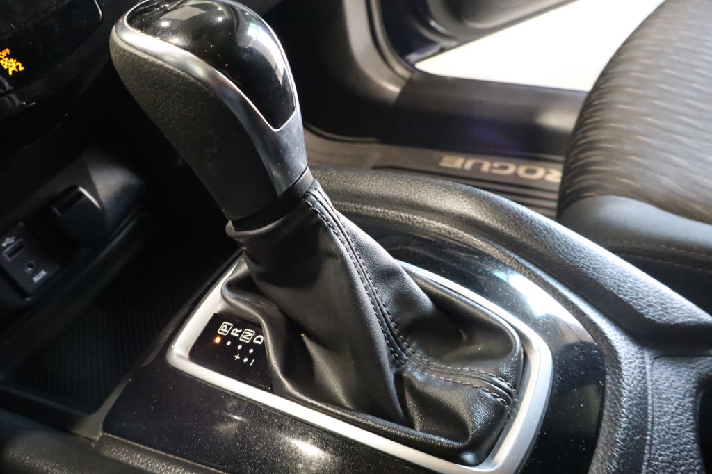 Photo 34 of this NISSAN ROGUE