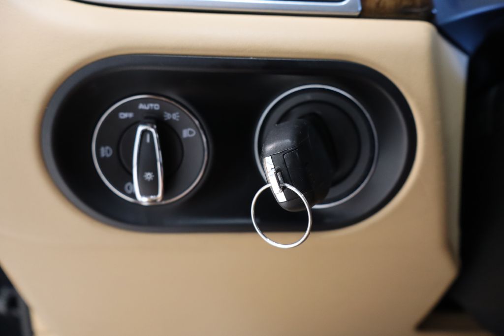 Photo 14 of this PORSCHE MACAN