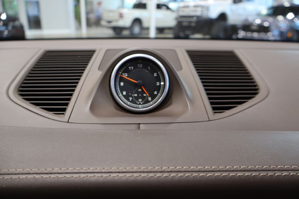 Photo 19 of this PORSCHE MACAN