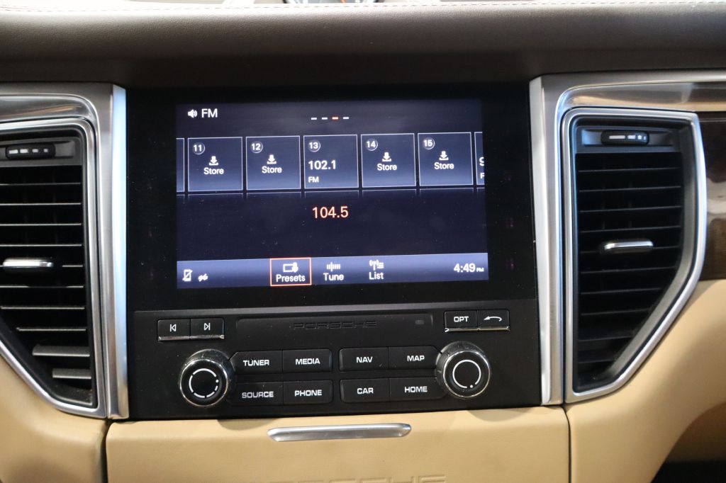 Photo 20 of this PORSCHE MACAN