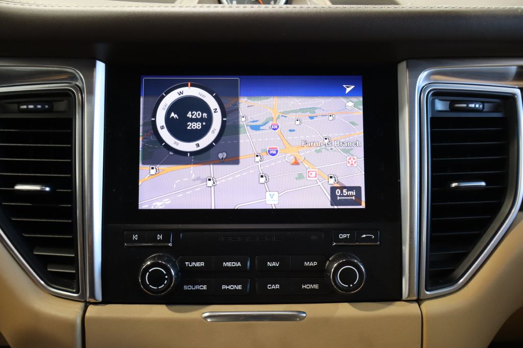 Photo 21 of this PORSCHE MACAN