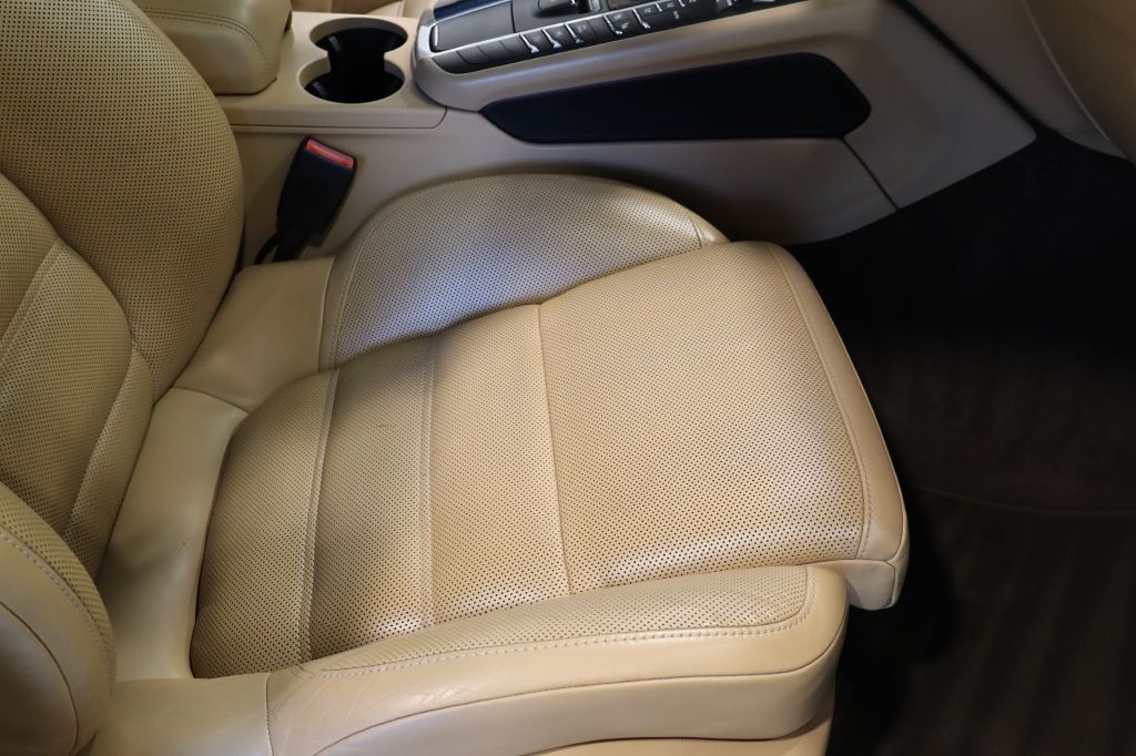 Photo 41 of this PORSCHE MACAN