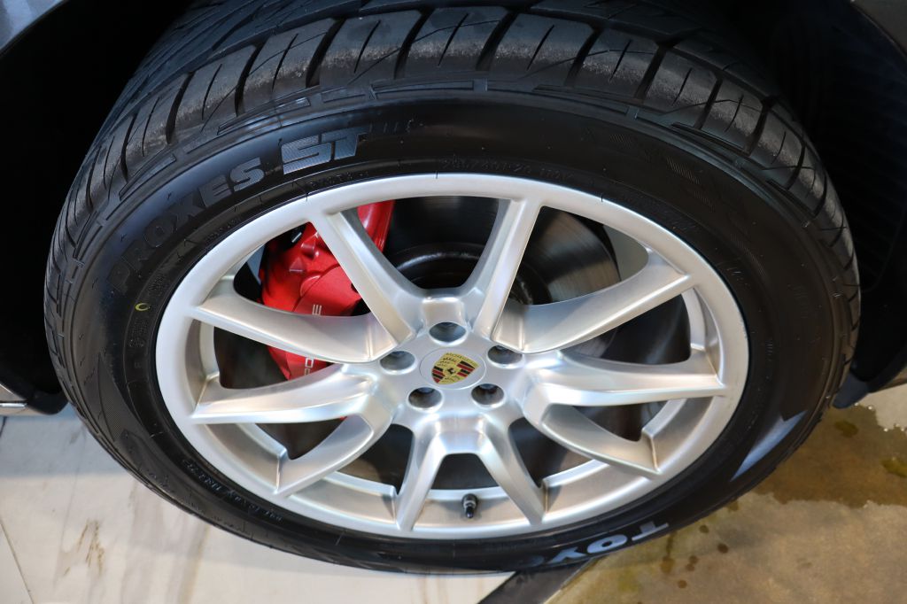 Photo 46 of this PORSCHE MACAN