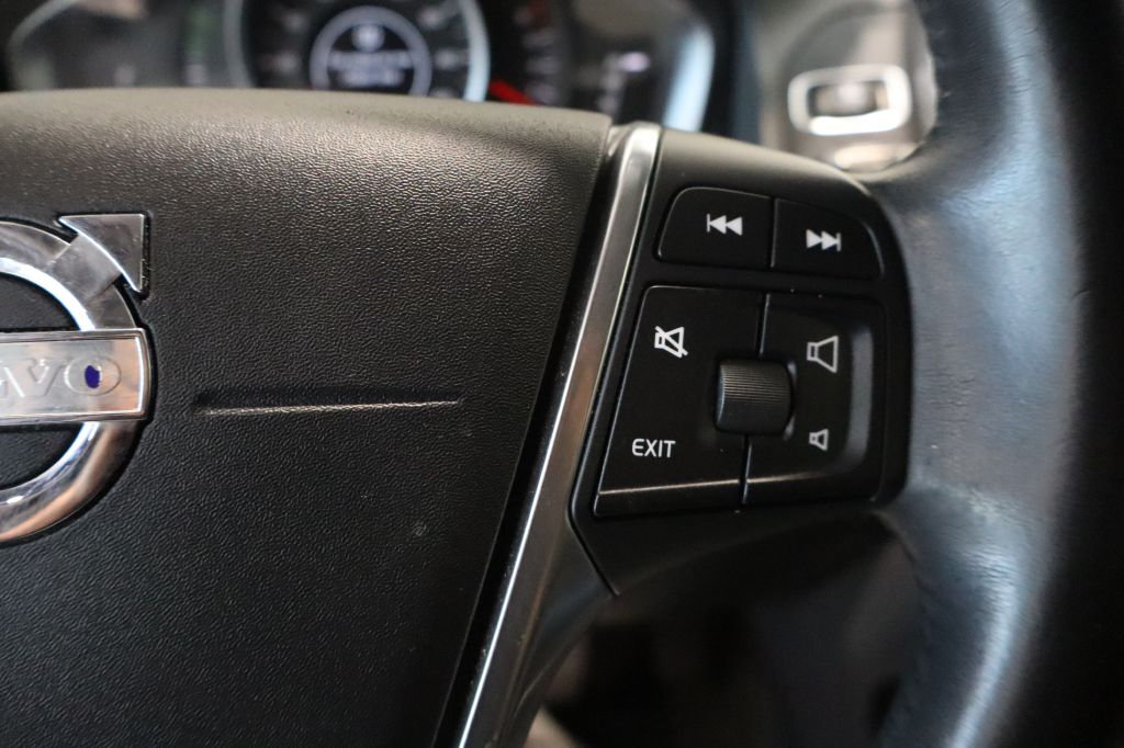 Photo 17 of this VOLVO XC60