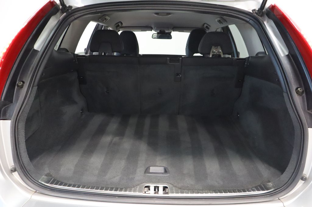 Photo 24 of this VOLVO XC60