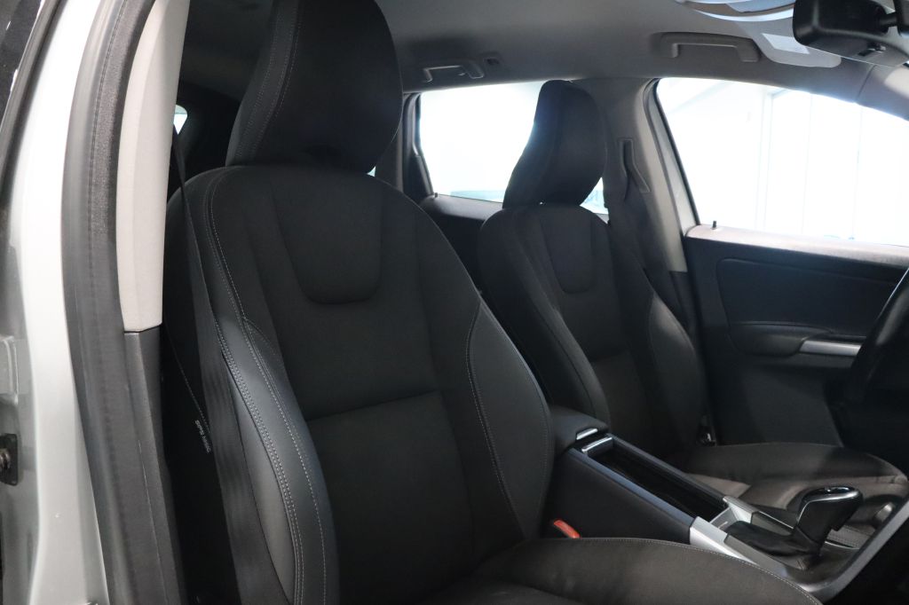 Photo 27 of this VOLVO XC60