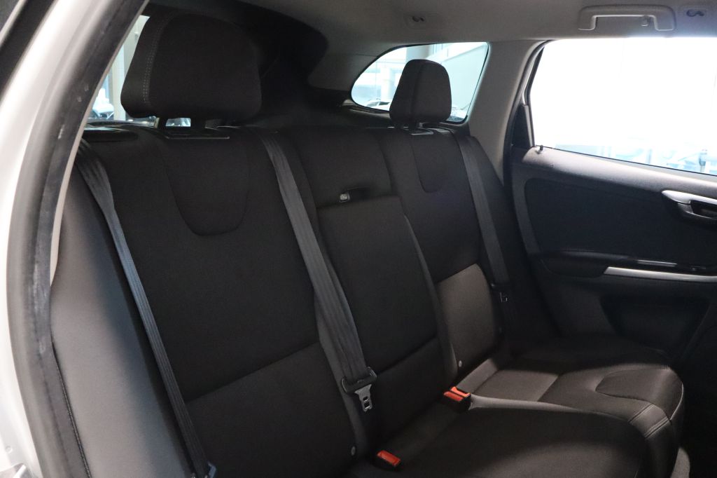 Photo 29 of this VOLVO XC60
