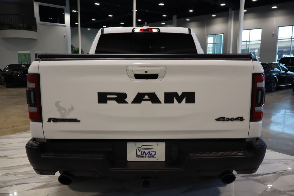Photo 7 of this RAM 1500