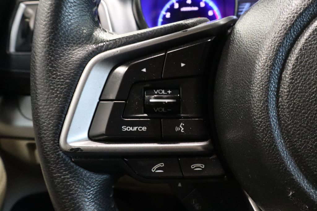 Photo 25 of this SUBARU LEGACY