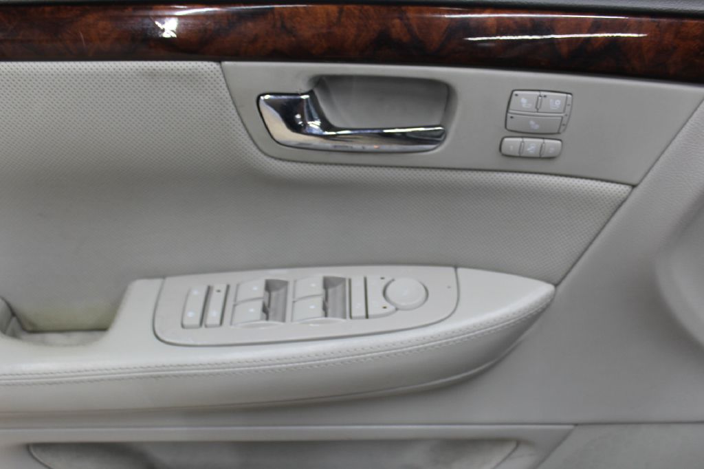 Photo 10 of this CADILLAC DTS