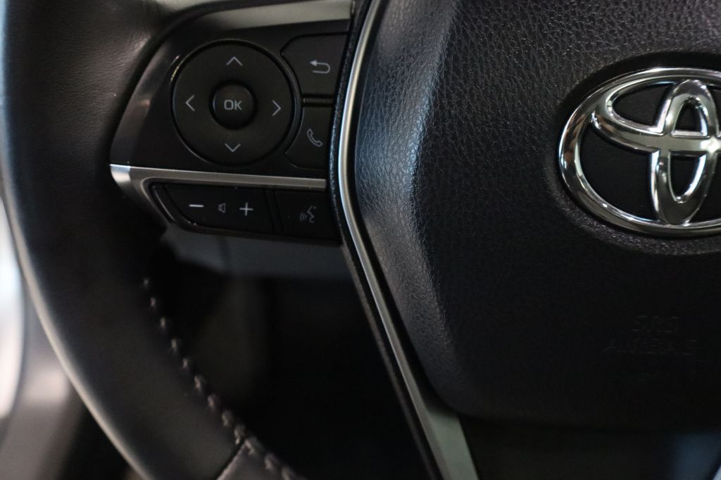 Photo 16 of this TOYOTA CAMRY