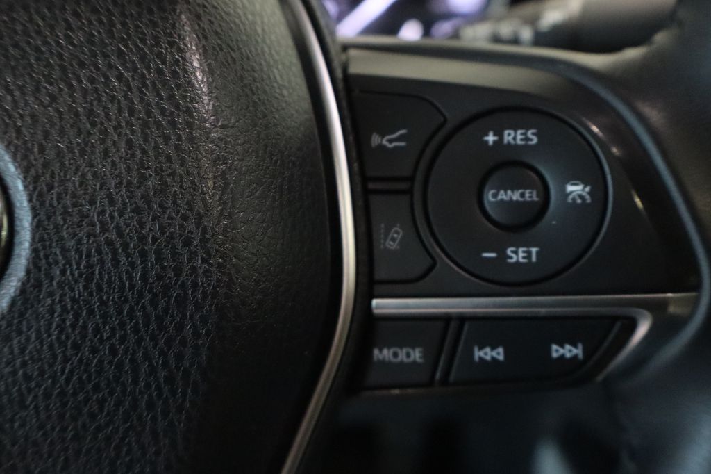 Photo 17 of this TOYOTA CAMRY