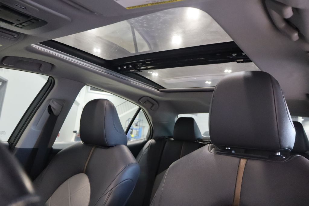Photo 22 of this TOYOTA CAMRY