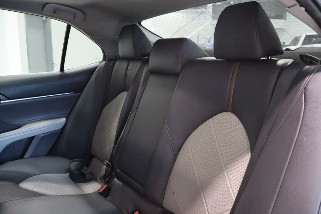 Photo 24 of this TOYOTA CAMRY