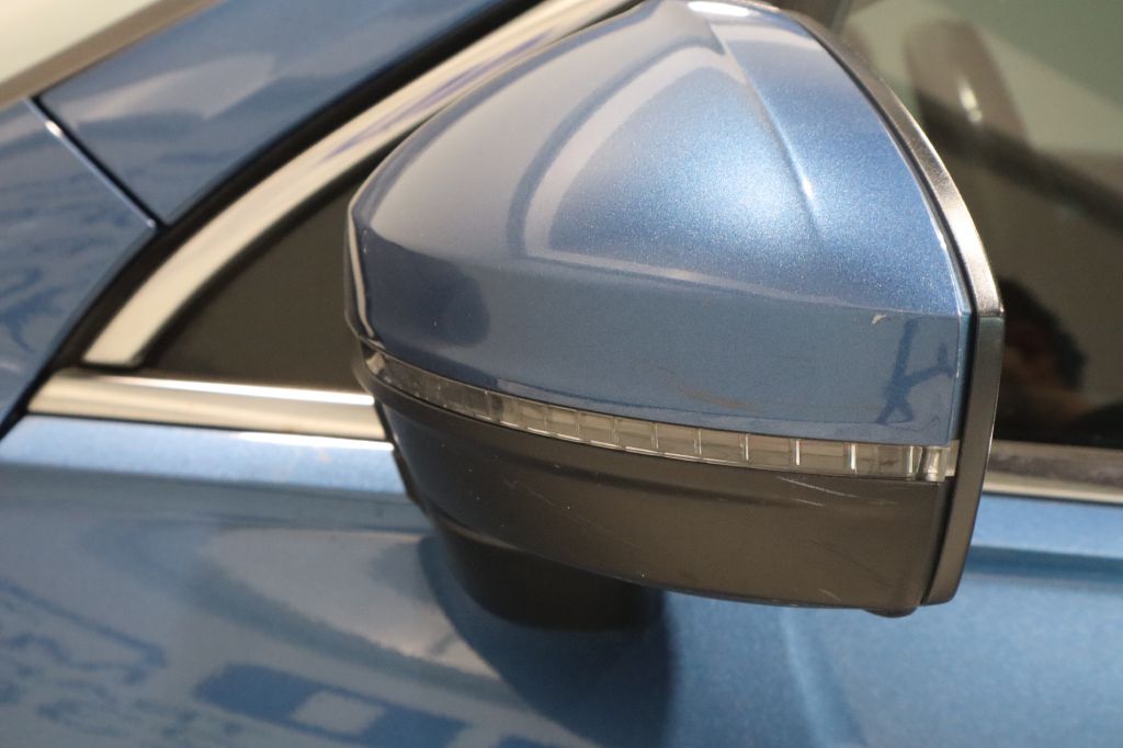 Photo 10 of this VOLKSWAGEN TIGUAN