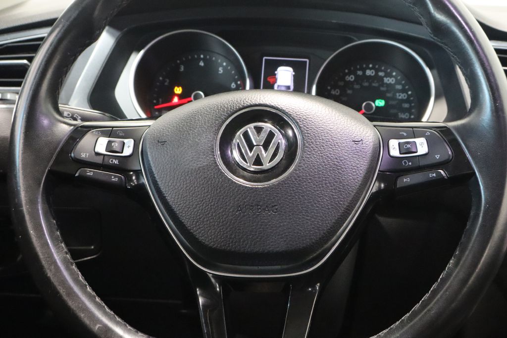 Photo 16 of this VOLKSWAGEN TIGUAN